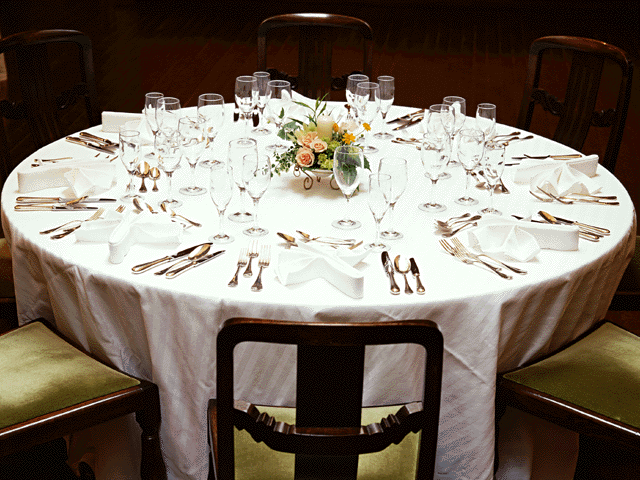 結婚式会場のテーブル